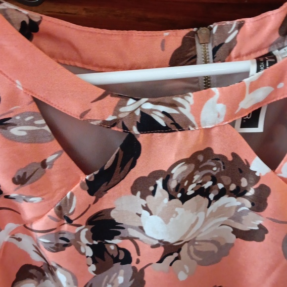 Summer dress - Picture 2 of 5